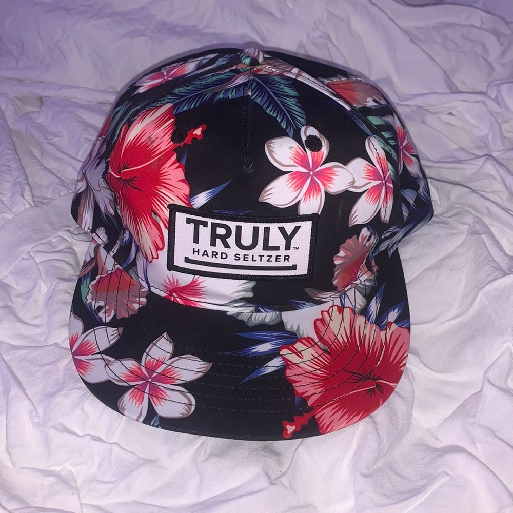 TRULY ADJUSTABLE FLAT BRIM